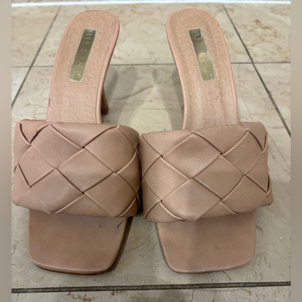 Best Bottega-inspired heels. Size 7.5. Fabulous condition.